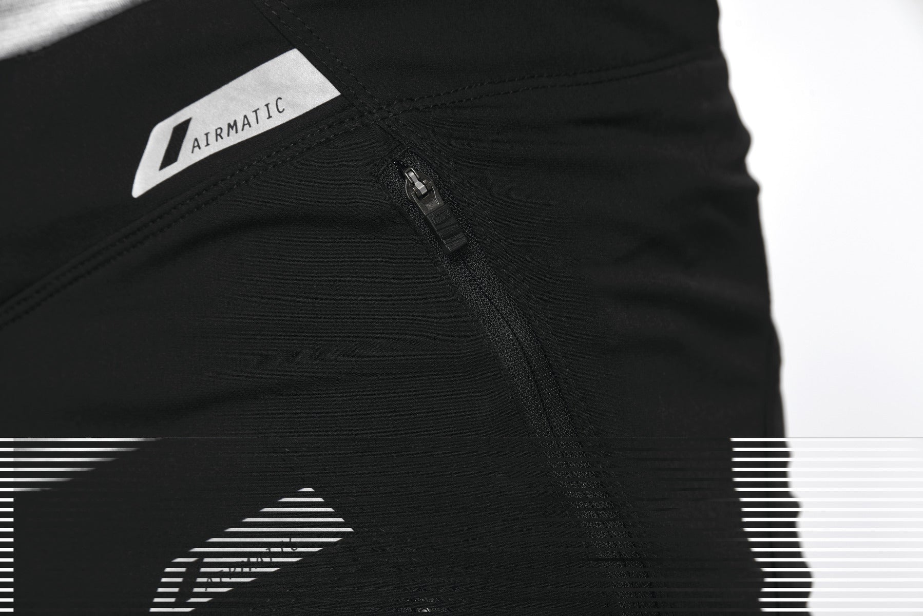 AIRMATIC Shorts Black